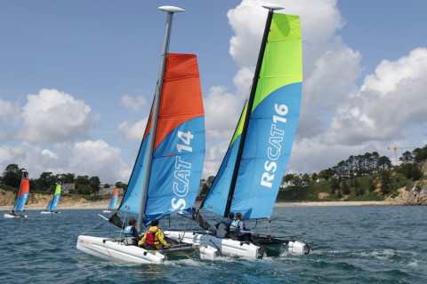 mini stage catamaran