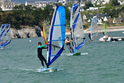 stage de planche à voile ado et adulte